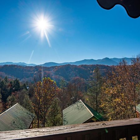 Spacious Smokies Cabin - Hot Tub With Mountain Views 蓋特林堡 外观 照片