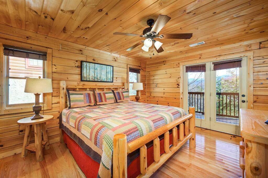 Spacious Smokies Cabin - Hot Tub With Mountain Views 蓋特林堡 外观 照片