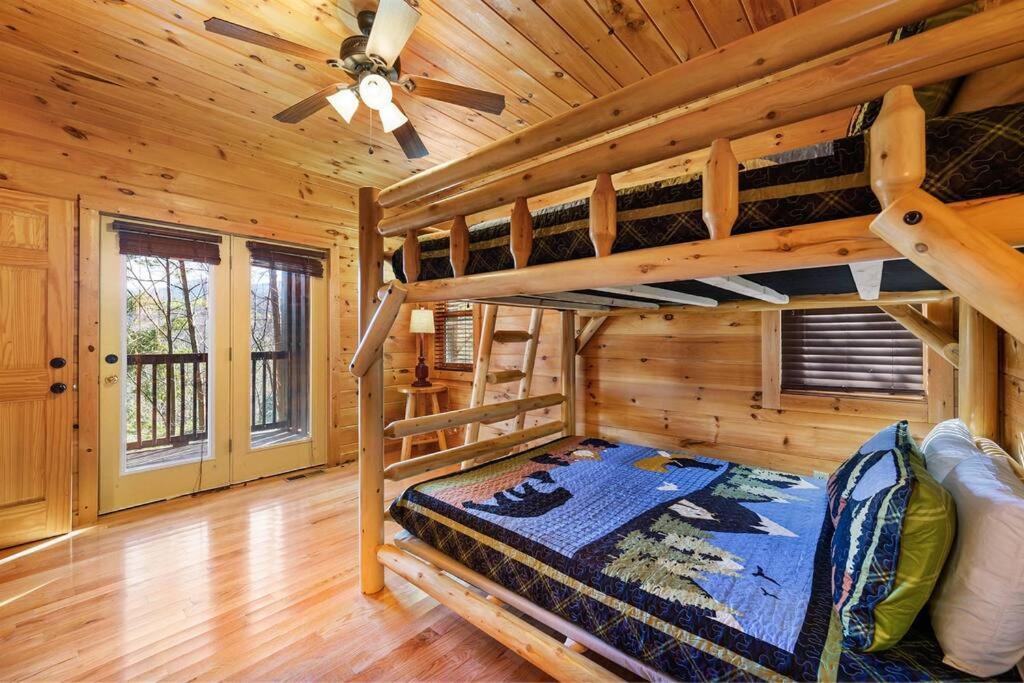Spacious Smokies Cabin - Hot Tub With Mountain Views 蓋特林堡 外观 照片