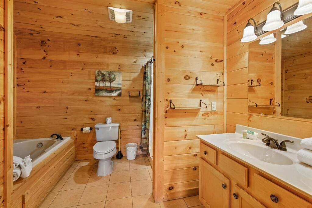 Spacious Smokies Cabin - Hot Tub With Mountain Views 蓋特林堡 外观 照片