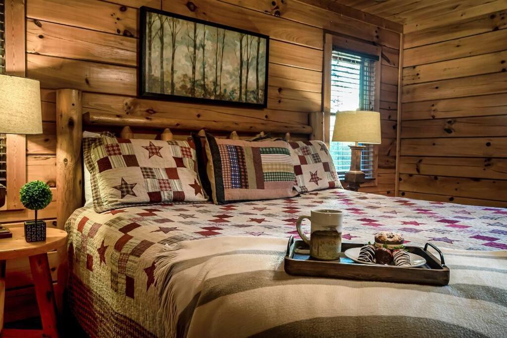 Spacious Smokies Cabin - Hot Tub With Mountain Views 蓋特林堡 外观 照片