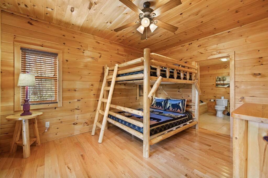 Spacious Smokies Cabin - Hot Tub With Mountain Views 蓋特林堡 外观 照片