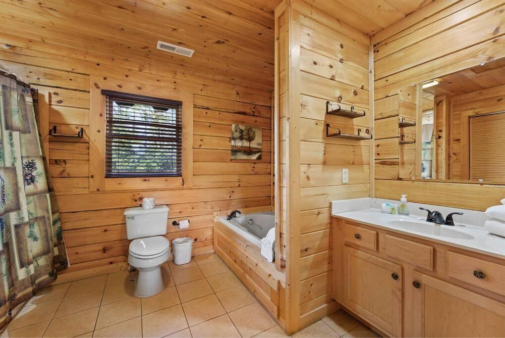 Spacious Smokies Cabin - Hot Tub With Mountain Views 蓋特林堡 外观 照片