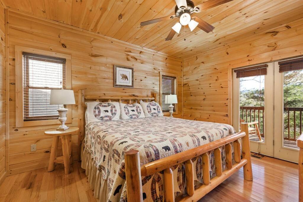 Spacious Smokies Cabin - Hot Tub With Mountain Views 蓋特林堡 外观 照片