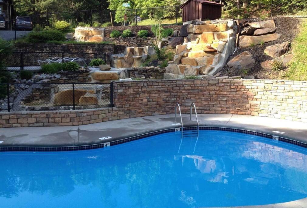 Spacious Smokies Cabin - Hot Tub With Mountain Views 蓋特林堡 外观 照片