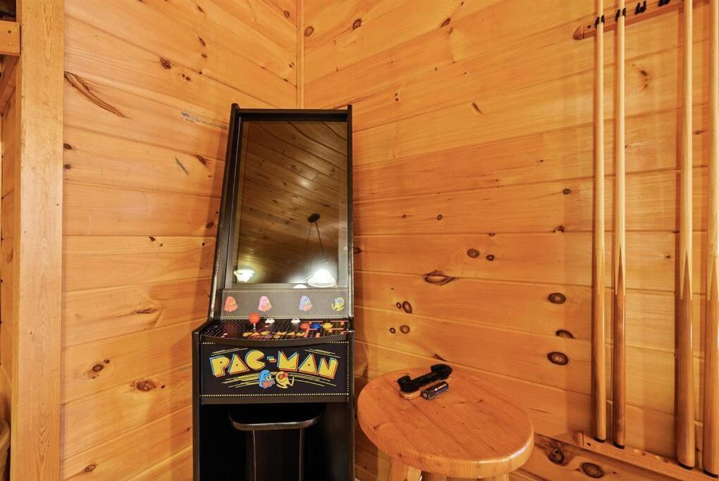 Spacious Smokies Cabin - Hot Tub With Mountain Views 蓋特林堡 外观 照片